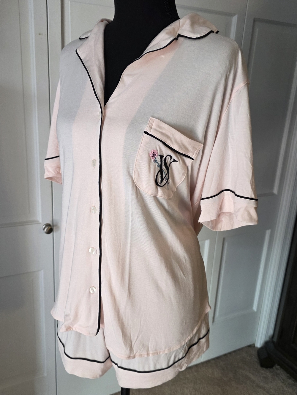 Victoria’s Secret NWT Pink Pajama Set Button Up Top Shorts Matching Set